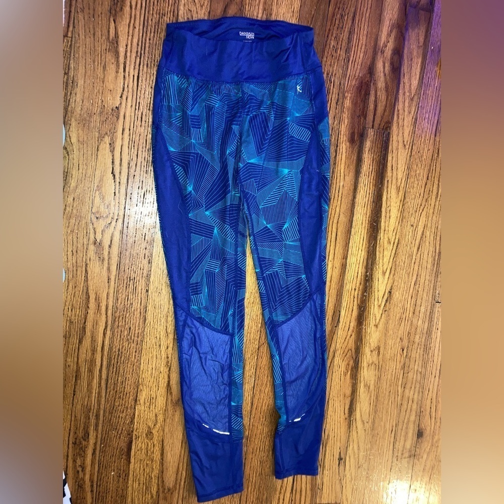 𝅺3/$40 leggings Danskin now xs colorful pattern mesh leggings